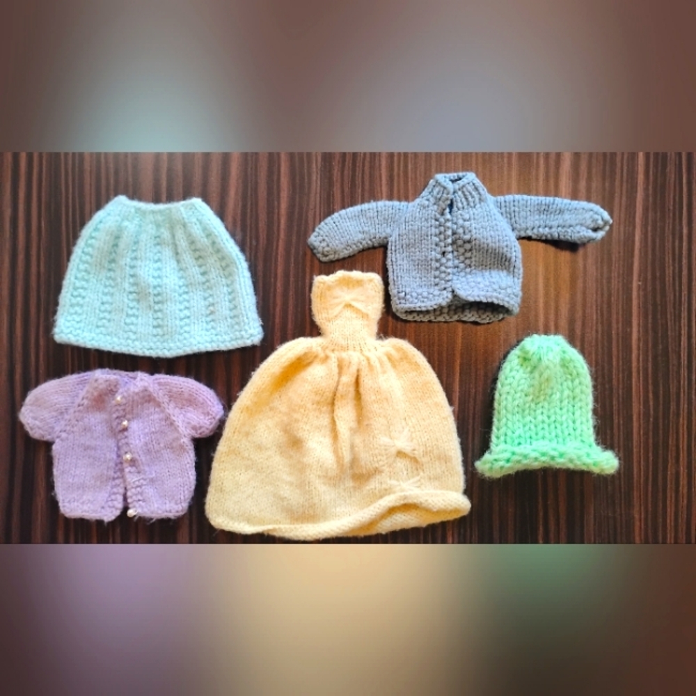 Vintage hand crochet Barbie Clothing lot, 5- pieces
